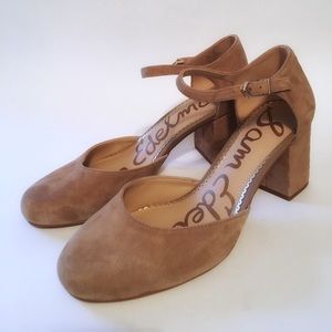 ⬇️$68 Sam Edelman Oatmeal Clover Block Heels